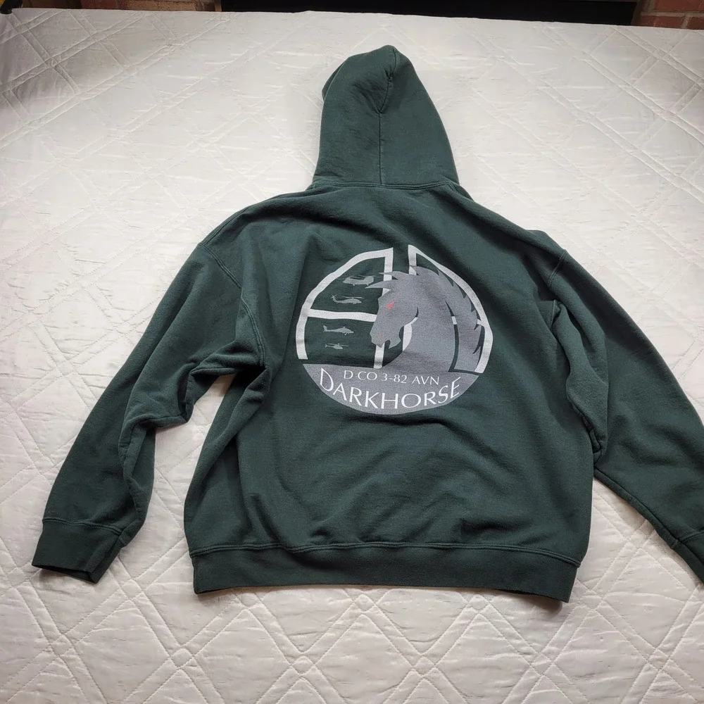 Gildan Heavy dark green Dark Horse hoodie size XL